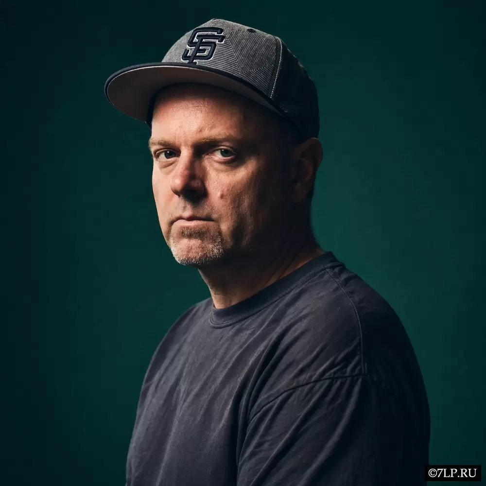 DJ Shadow назвал Kraftwerk «краеугольным камнем» своей карьеры DJ Shadow назвал Kraftwerk «краеугольным камнем» своей карьеры